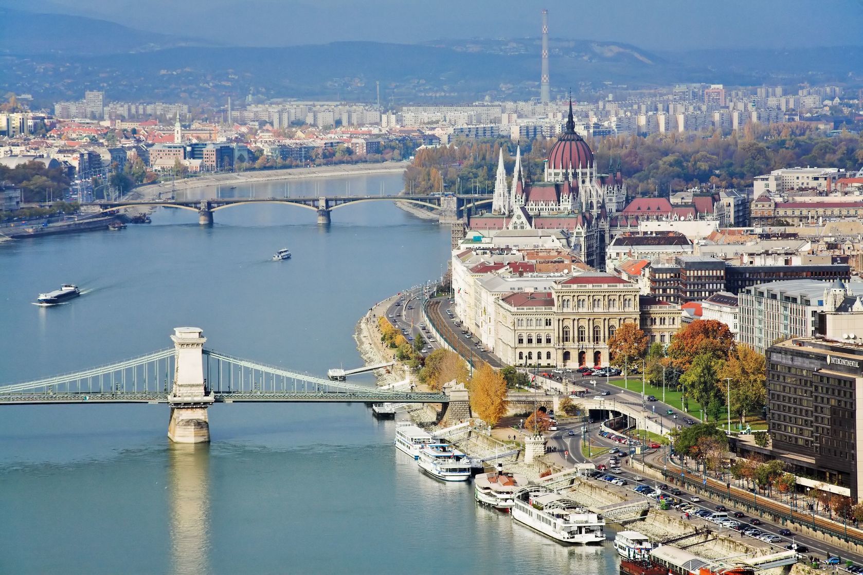 Mosty přes Dunaj v Budapešti | klug/123RF.com