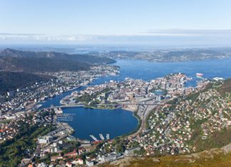 Letecký pohled na Bergen | tagstiles/123RF.com
