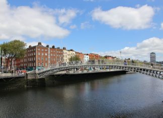 Most přes řeku v Dublinu | theboot/123RF.com