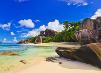 Pláž na Seychelách | violin/123RF.com